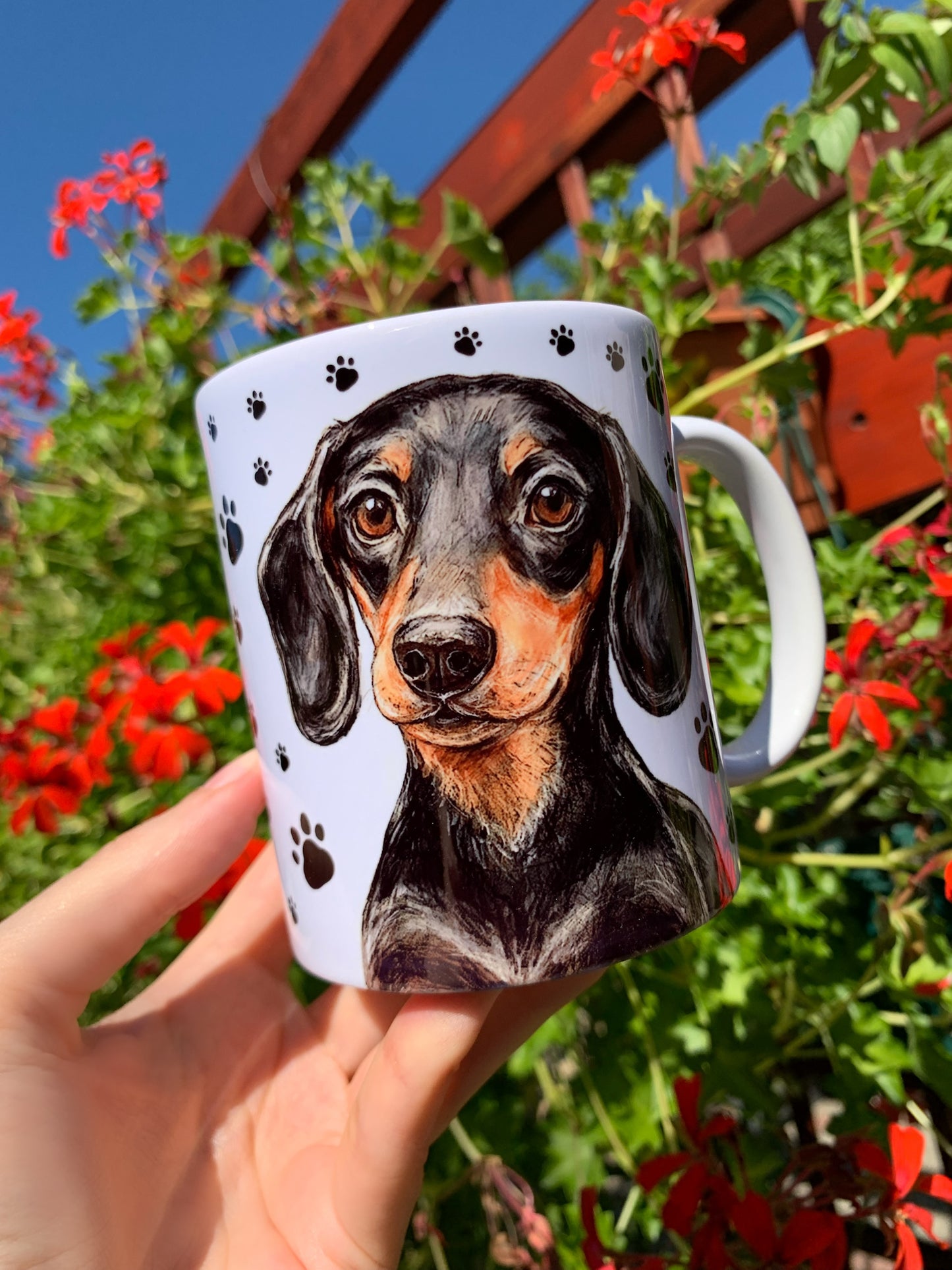 Limitált kiadású kézzel festett tacskó mintás bögre, prémium minőségű kutyás ajándék, ideális választás tacskós gazdiknak és gyűjtőknek.