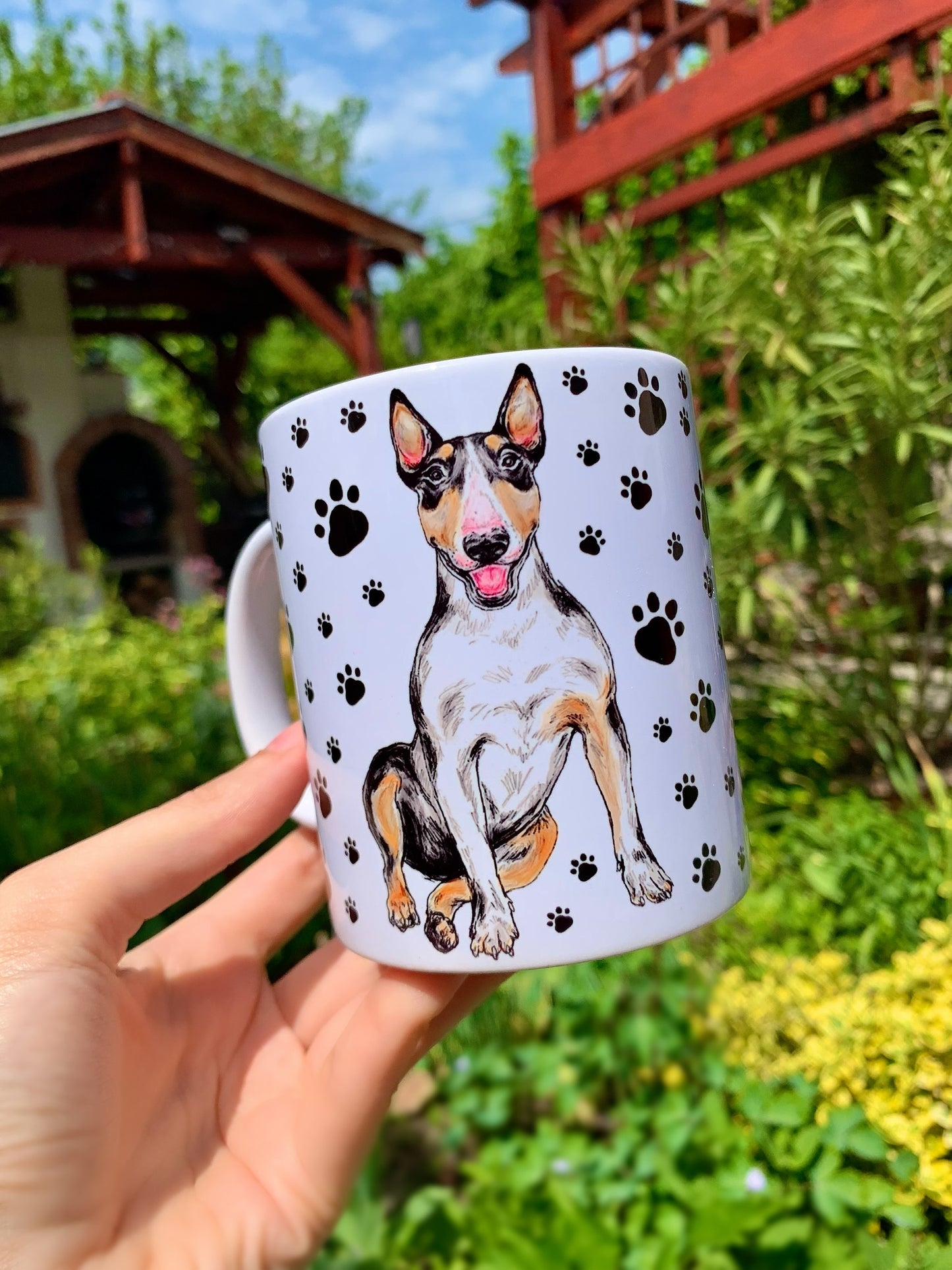 Kézzel készült Bullterrier ajándék kerámián – ülő kutyás grafikával