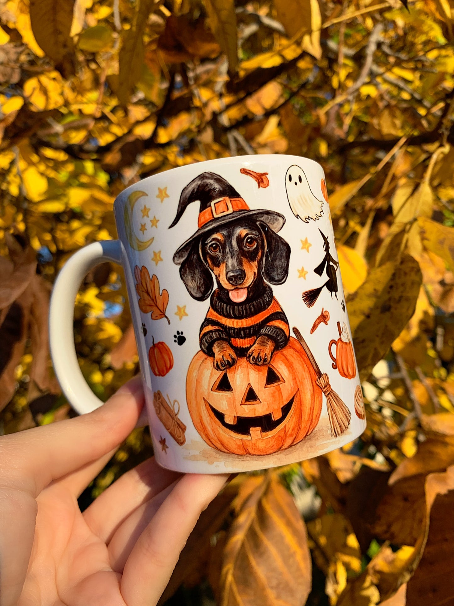 Halloween Tacskós bögre - Kézzel festett Cser Tacskó Halloweeni szellem tök boszi mintával