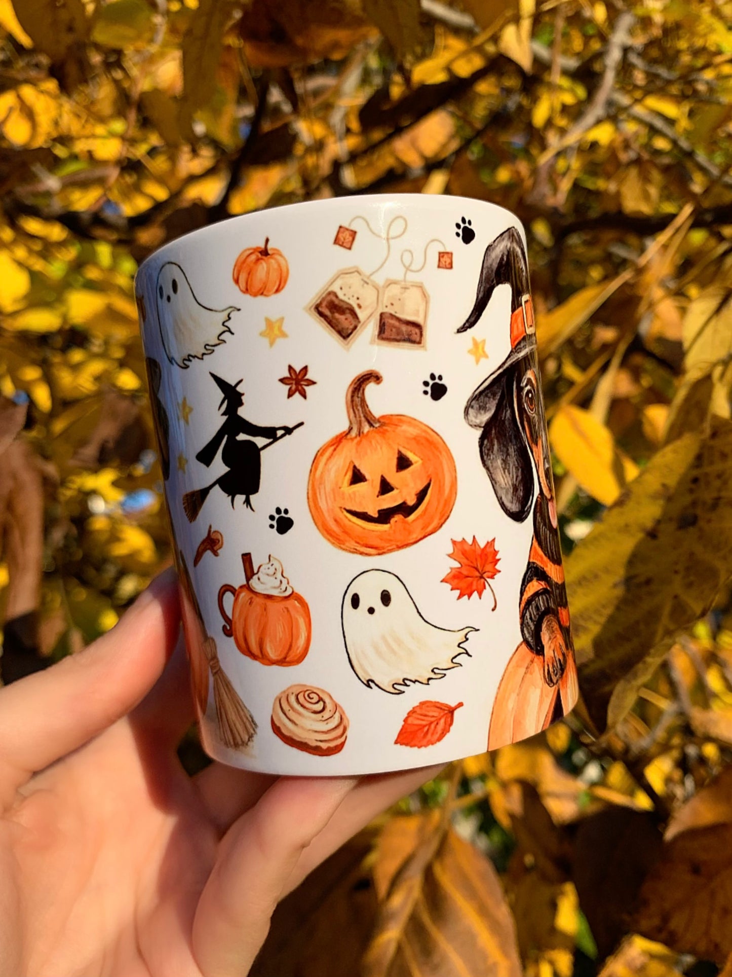 Halloween Tacskós bögre - Kézzel festett Cser Tacskó Halloweeni szellem tök boszi mintával