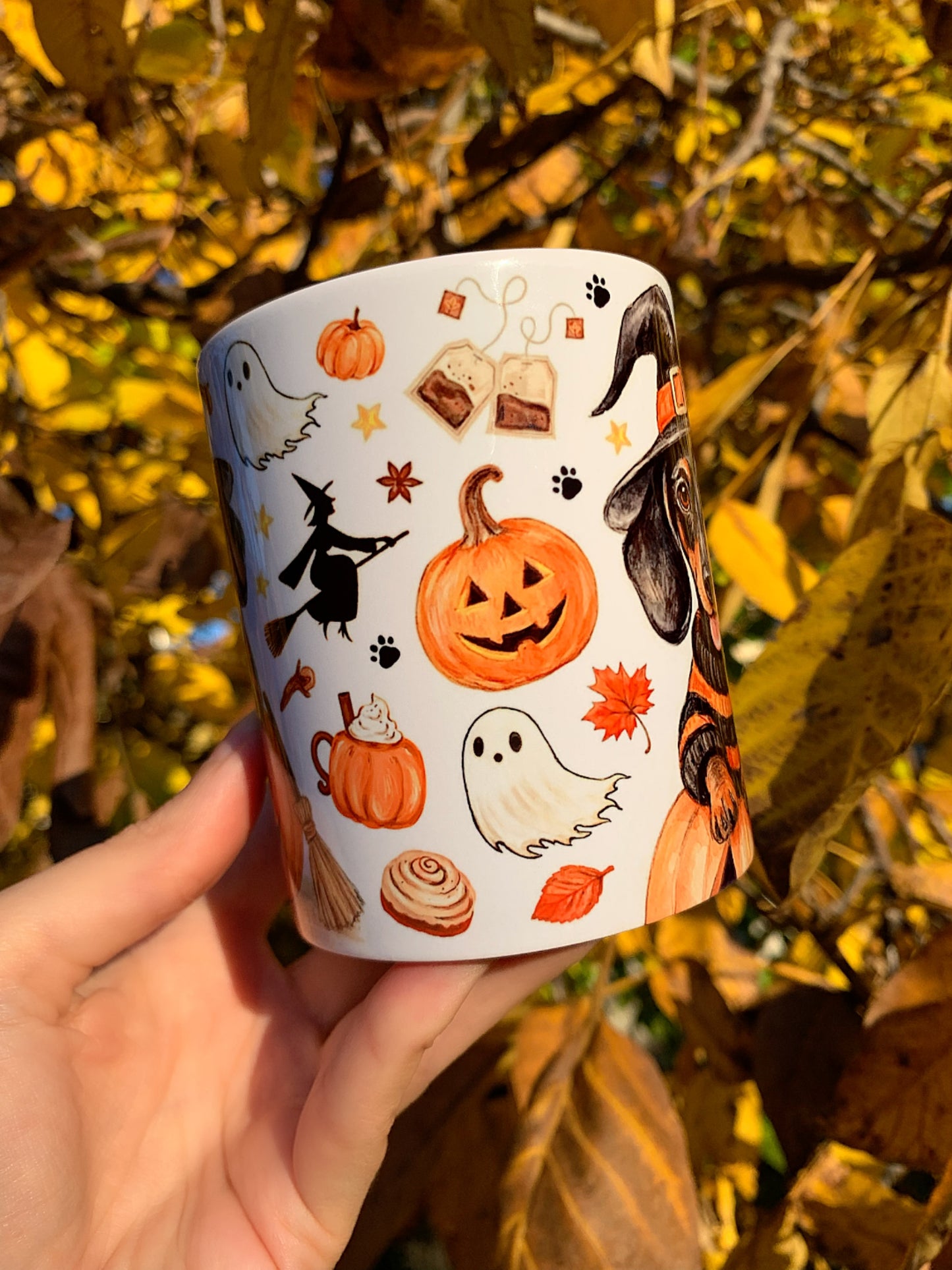 Halloween Tacskós bögre - Kézzel festett Cser Tacskó Halloweeni szellem tök boszi mintával