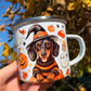 Halloweeni Tacskós fém bögre - Kézzel festett Tacskó Halloweeni Pumpkin és Boszis szellemes őszi mintával