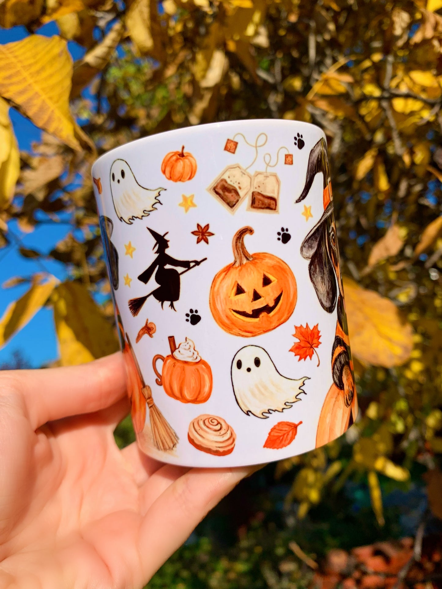 Halloween Tacskós bögre - Kézzel festett Cser Tacskó Halloweeni szellem tök boszi mintával