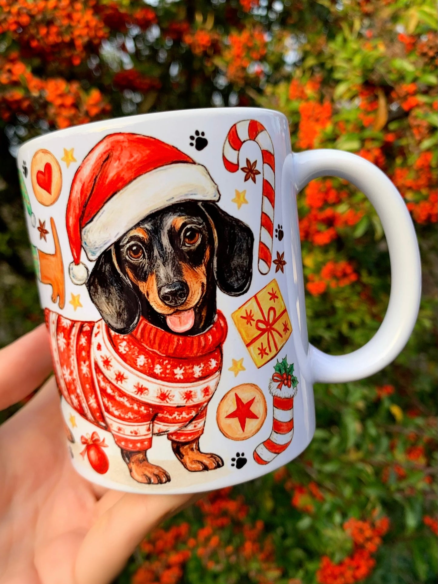 Karácsonyi Tacskós bögre - Kézzel festett Mikulás Tacskó karácsonyi pulcsiban és karácsonyi mintával