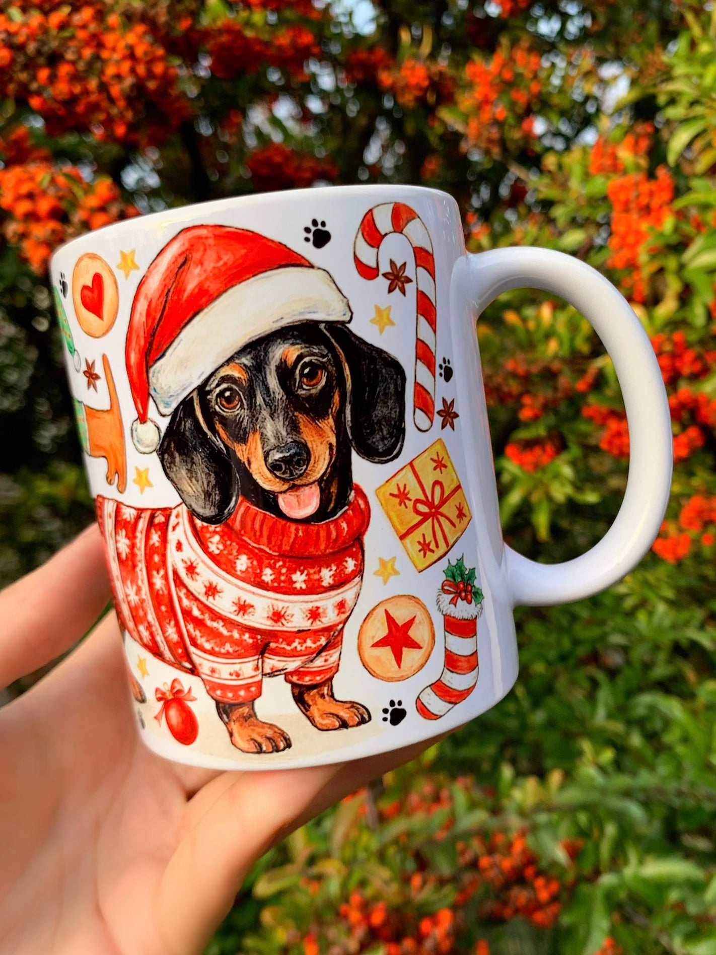 Karácsonyi Tacskós bögre - Kézzel festett Mikulás Tacskó karácsonyi pulcsiban és karácsonyi mintával