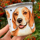 Prémium beagle mintás fém bögre teljes mintával. Két kézzel festett beagle, részletgazdag illusztráció és strapabíró kivitel. Ideális ajándék beagle rajongóknak és kutyabarátoknak.