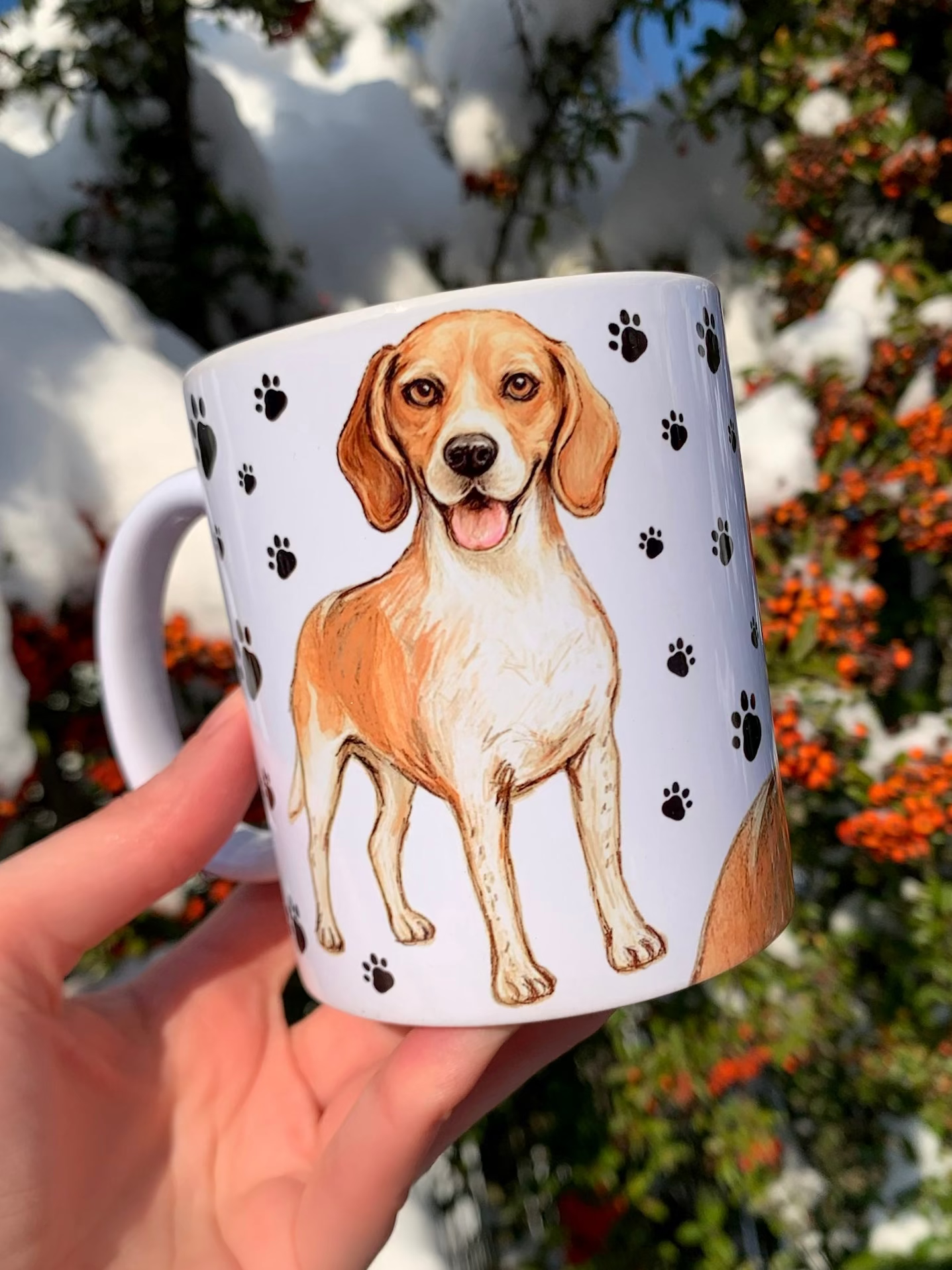 Beagle kutya bögre - Álló Beagle kutyus és mancs mintával