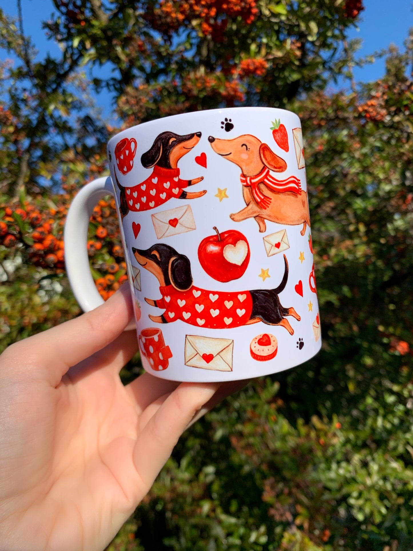 Prémium Barna Tacskós bögre - Kézzel festett Barna Tacskó levéllel és szív mintákkal