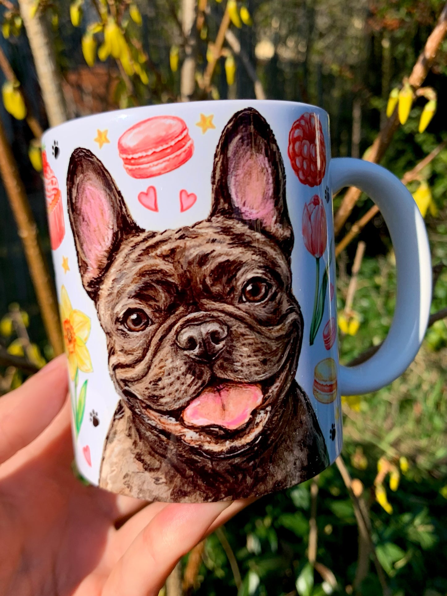 Francia bulldogos bögre - Kézzel festett Francia bulldog mintával és mancsos virágos tavaszi mintákkal