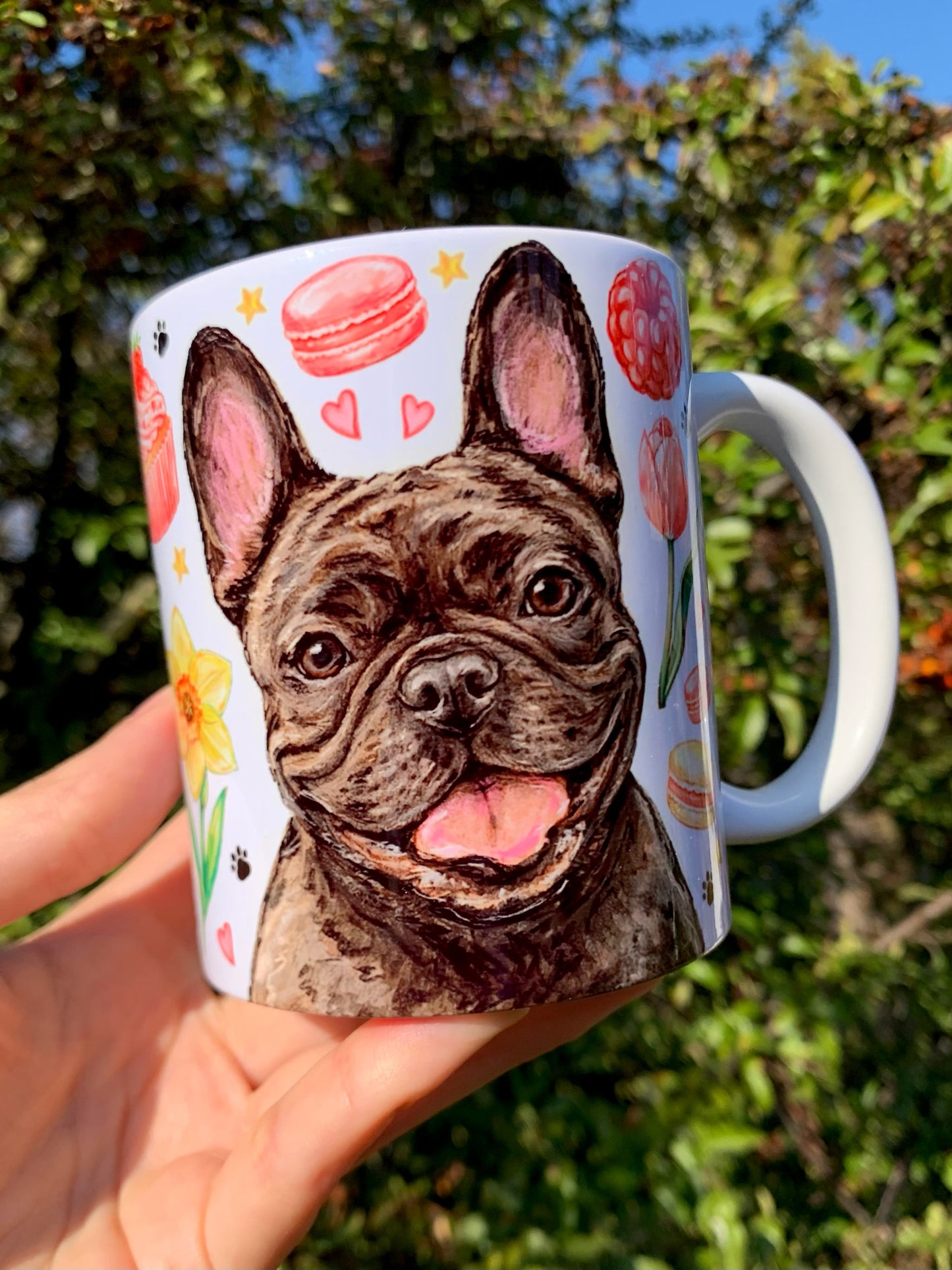 Francia bulldogos bögre - Kézzel festett Francia bulldog mintával és mancsos virágos tavaszi mintákkal