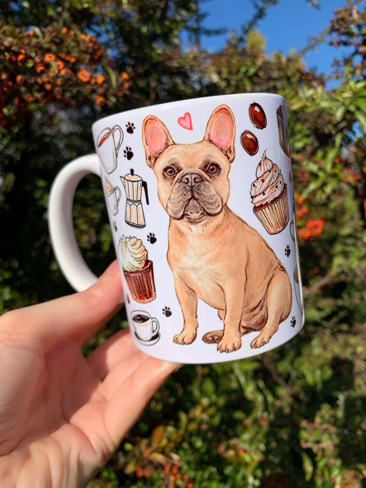 Francia bulldogos bögre - Kézzel festett Francia bulldog mintával és mancsos kávés mintákkal