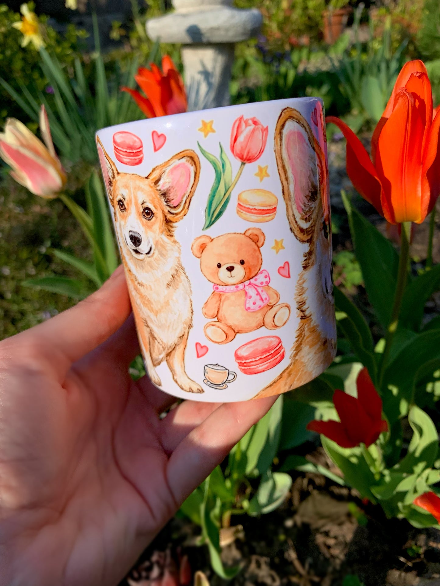 Corgi kutyás bögre - Kézzel rajzolt Corgi minta és Macis virágos minták