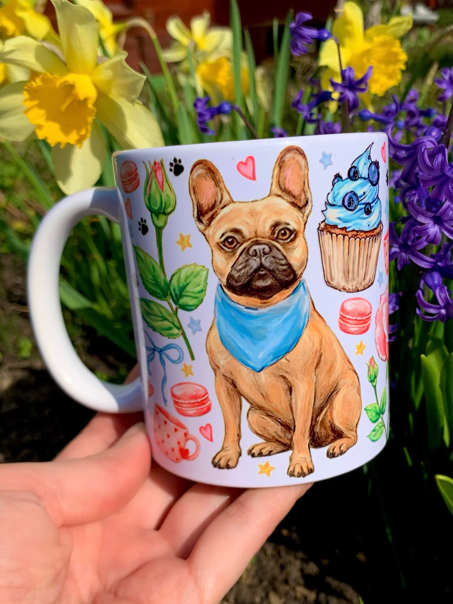 Francia bulldog bögre - Kézzel festett Francia bulldog mintával és virágokkal