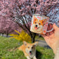 Corgi kutyás bögre - Kézzel festett ugró Corgi mintákkal