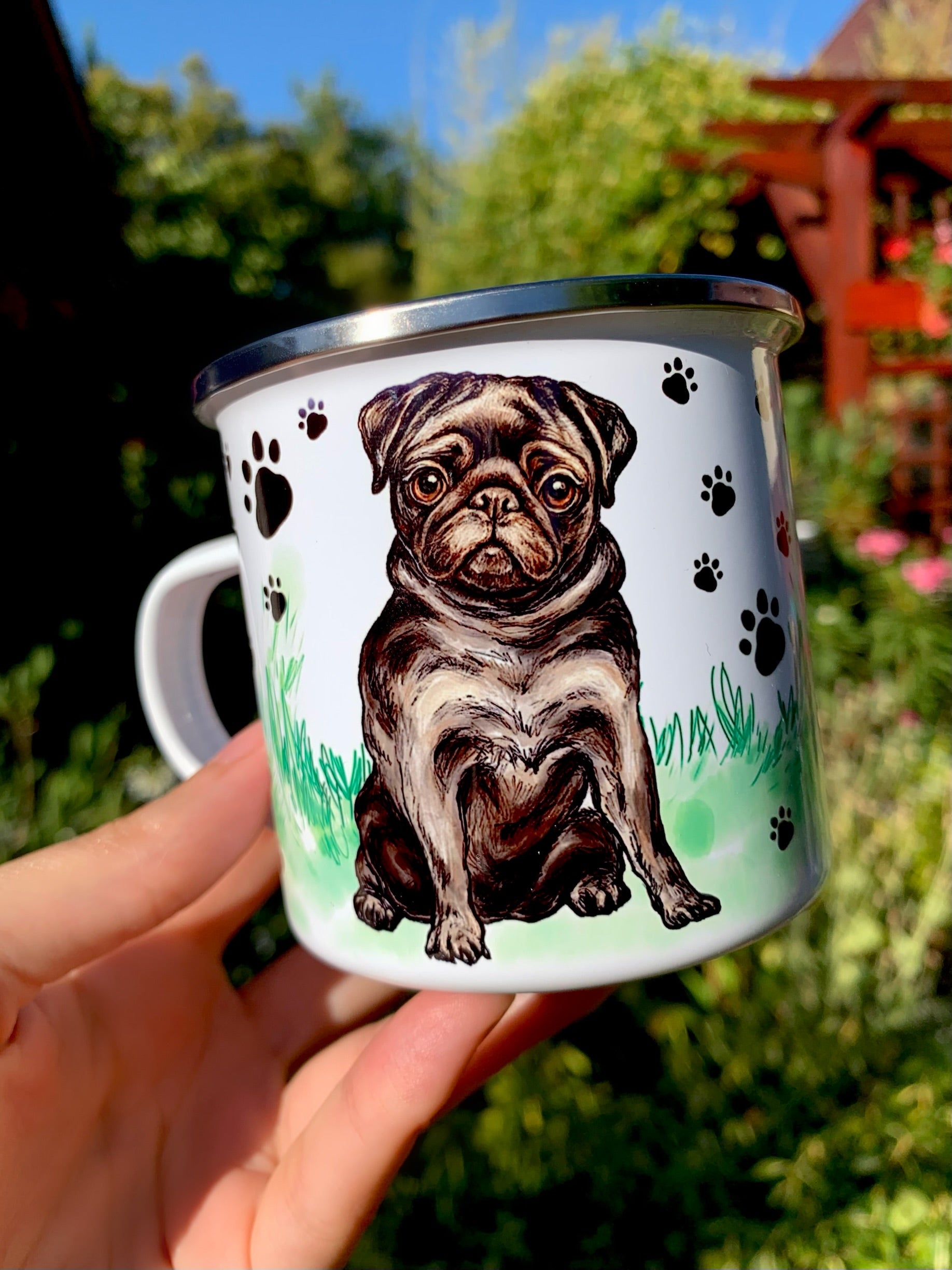 Kézzel rajzolt fekete mopsz kutya mintás fém bögre prémium minőségben