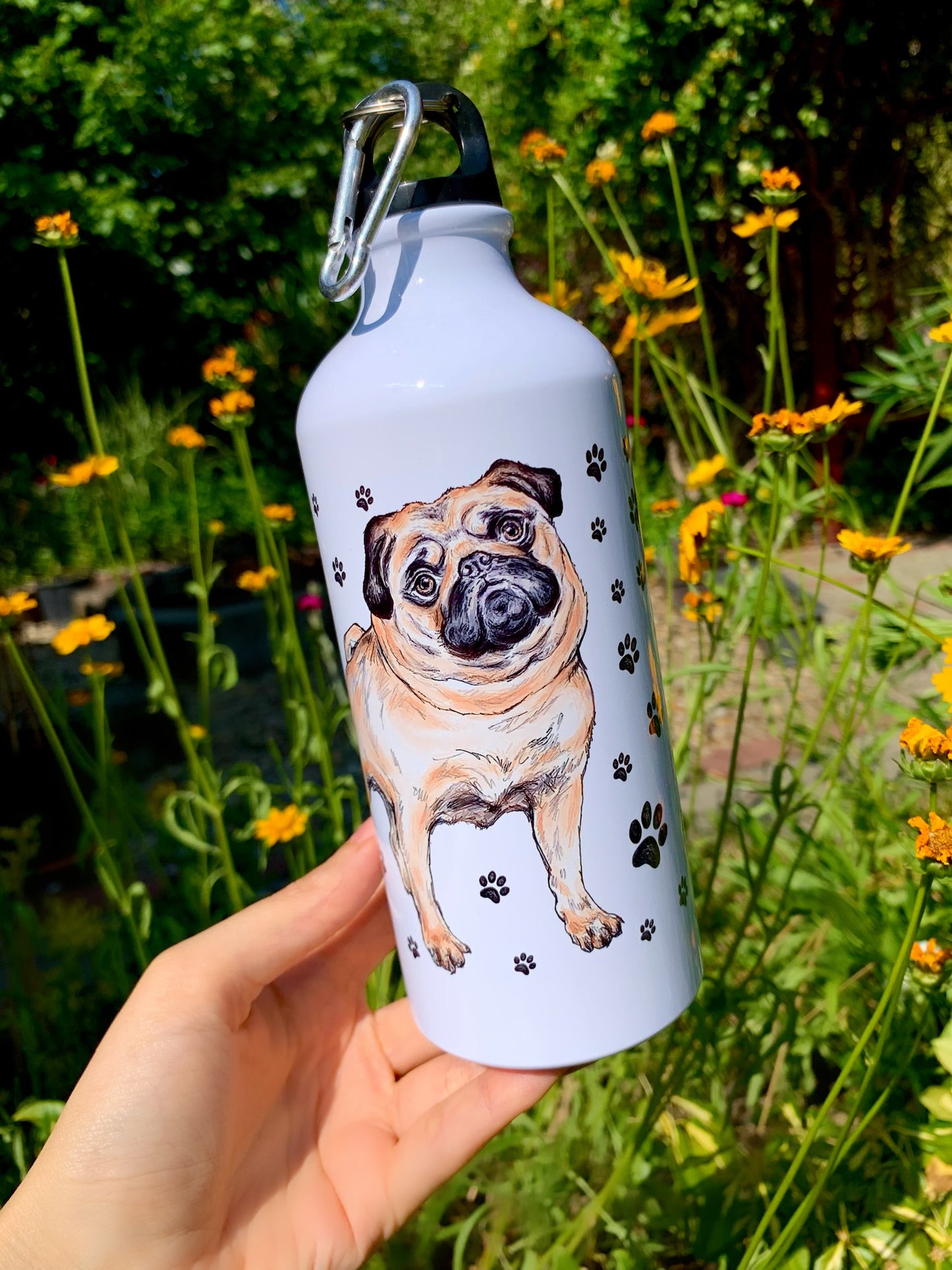 Mopsz kollekció promókép – négyféle termék egyedi mopsz illusztrációkkal