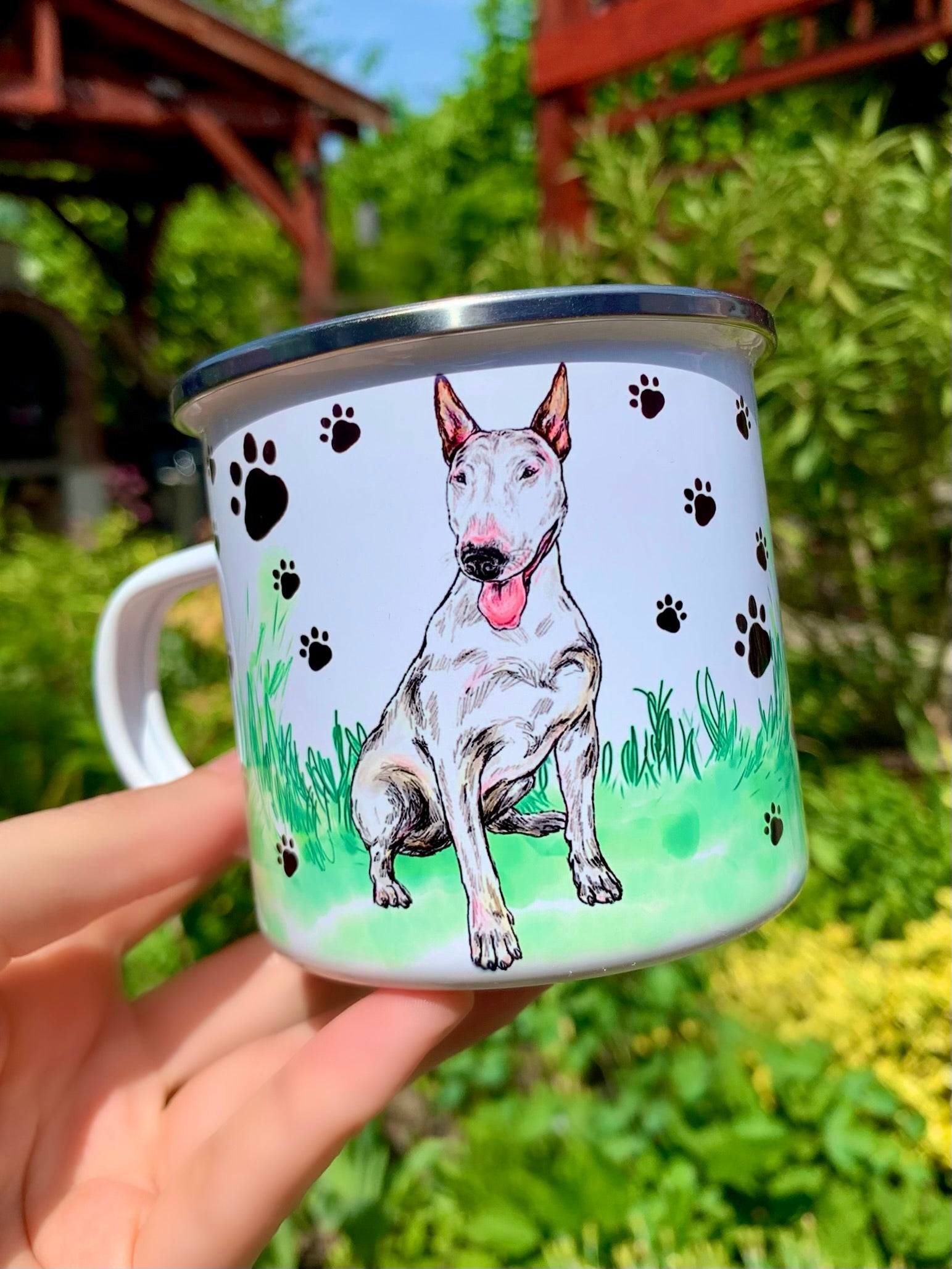 Részletgazdag bullterrier portréval díszített fém bögre