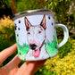 Bullterrier mintás bögre mancsnyomos és füves háttérrel