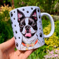 Boston terrier grafika kerámia bögrén – nőies, narancsos nyakörvvel