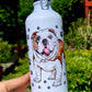 Angol bulldog kulacs kézzel festett álló bulldog mintával és mancsos háttérrel