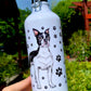 Kutyás kulacs Boston terrier mintával és apró mancsnyomokkal, kézzel festett prémium kutyás rajzzal