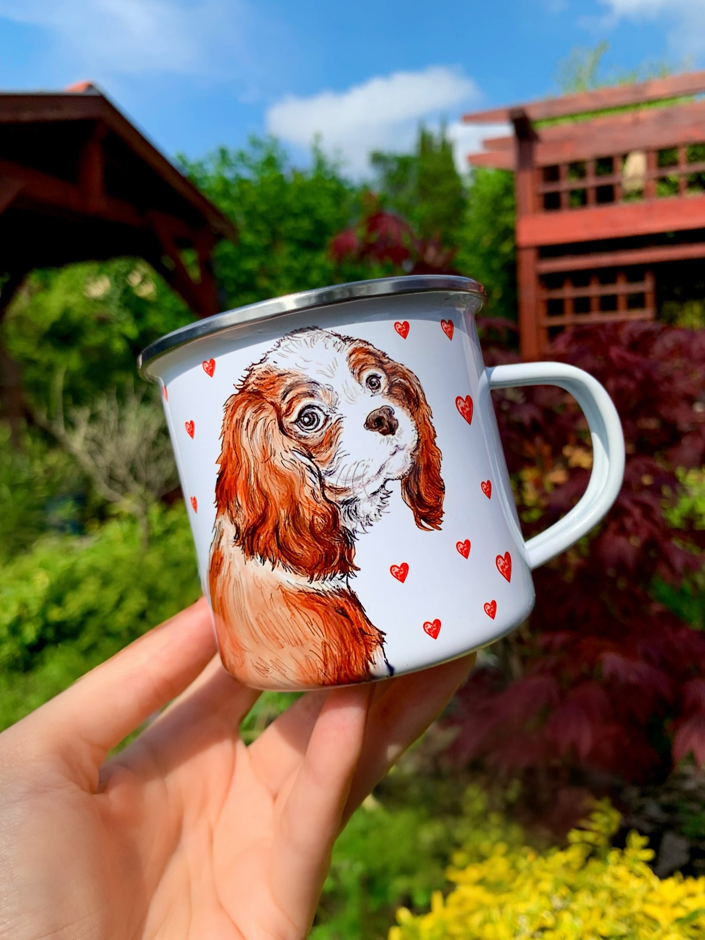 Cavalier spánieles ajándék – részletgazdag kézzel festett kutyaminta fém bögrén