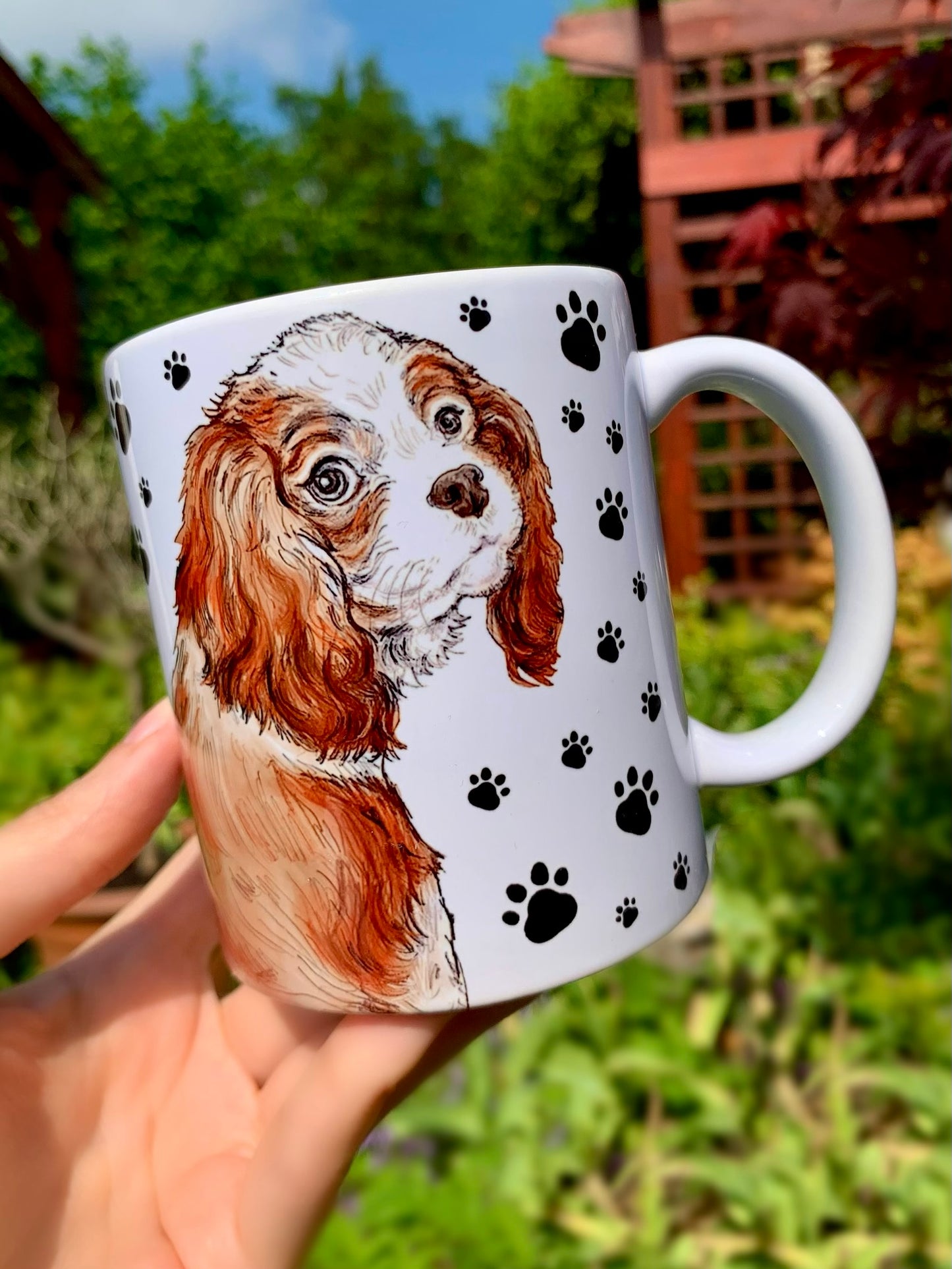 Prémium kerámia bögre Cavalier spániel gazdiknak, mancs mintás díszítéssel