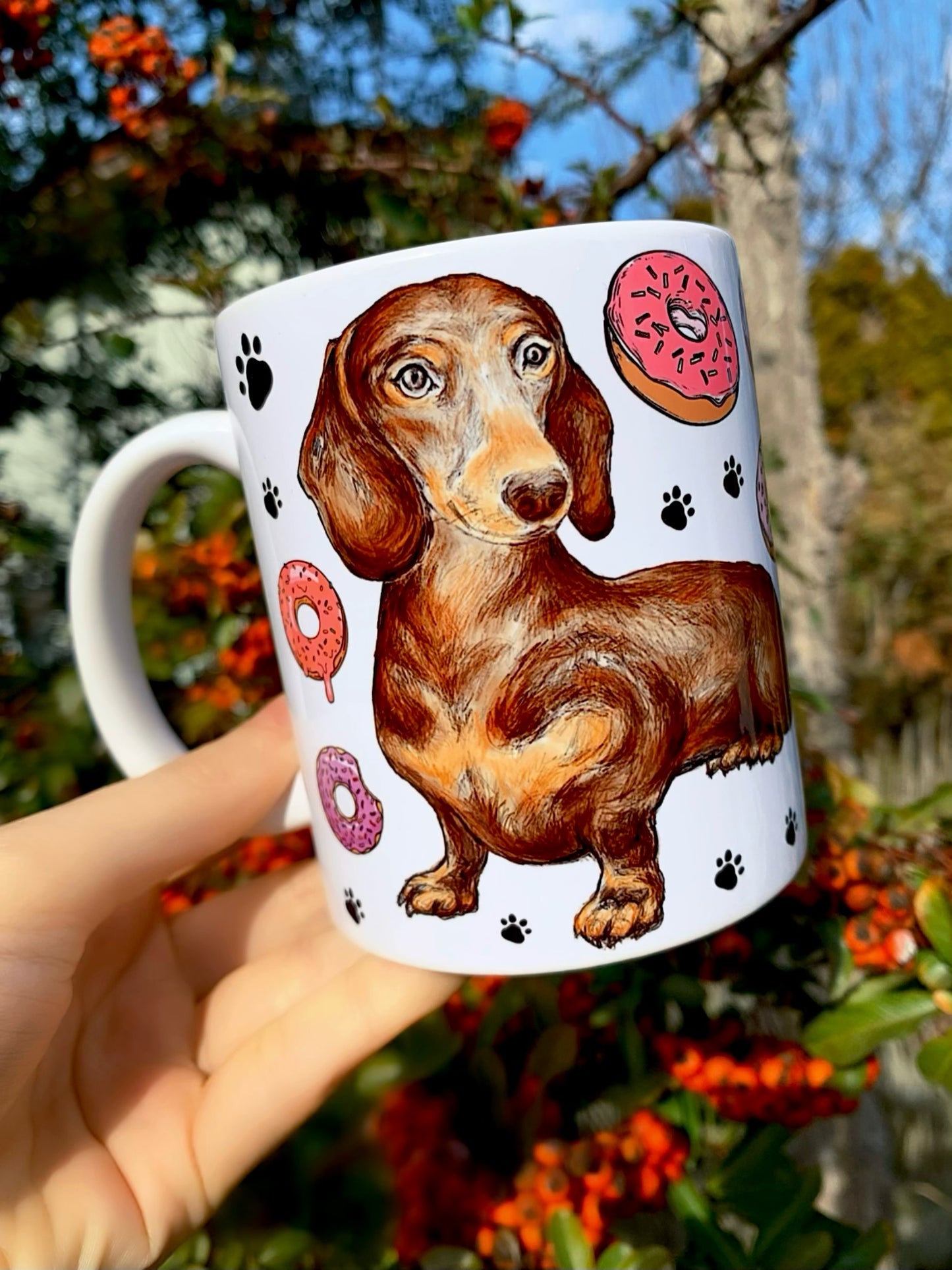 Csokibarna Tacskó kerámia bögre - Kézzel festett Tacskó és Süteményes, Mancsos mintákkal