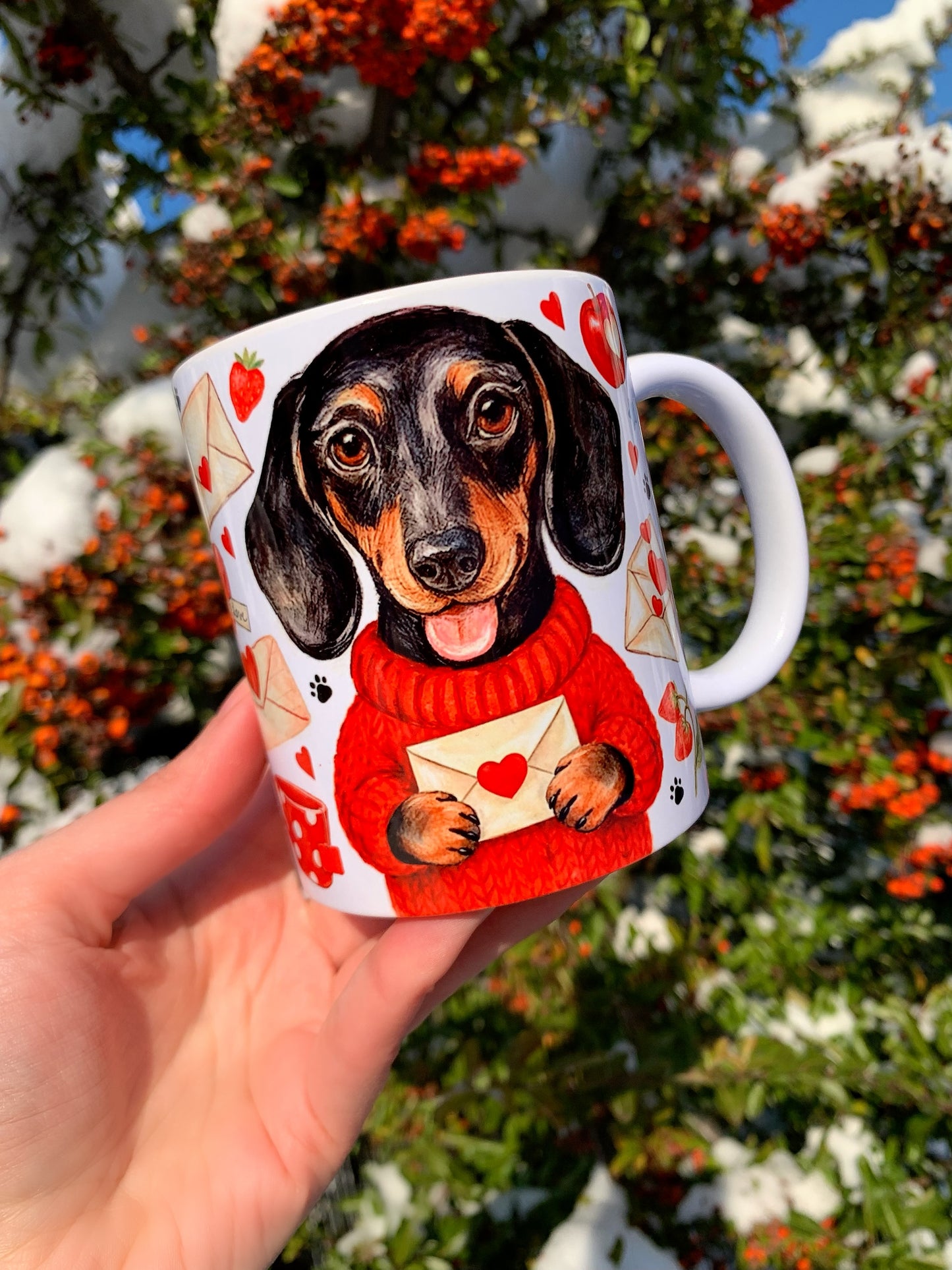 Szerethető, kézzel festett tacskós bögre részletgazdag kutyaillusztrációval, prémium kerámiából. Tökéletes ajándék tacskó gazdiknak, akik különleges, művészi kutyás bögrét keresnek. Egyedi, tartós és stílusos darab minden kutyabarát számára.